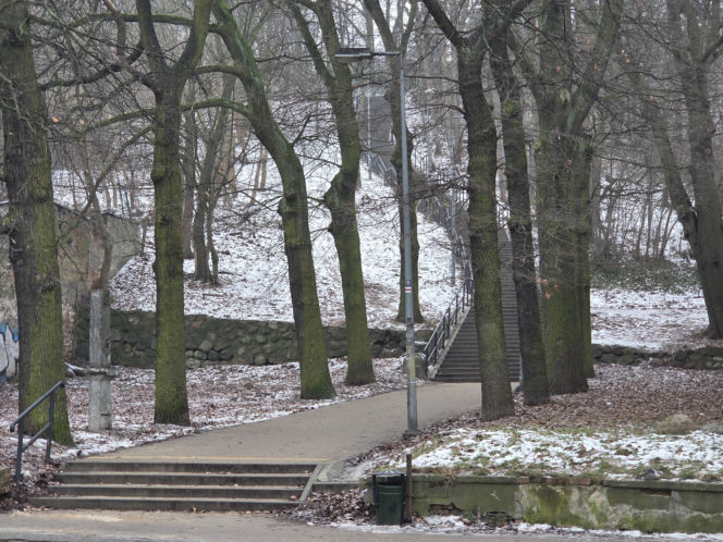Schody do nieba w Bydgoszczy. Ponad 150 stopni, by dostać się na Wzgórze Wolności