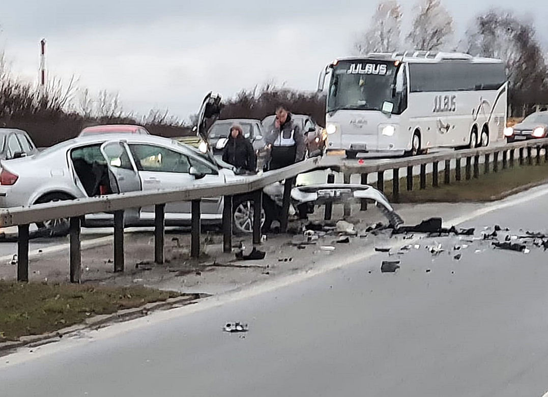 Wypadek w Piekarach Śląskich. Tworzą się korki