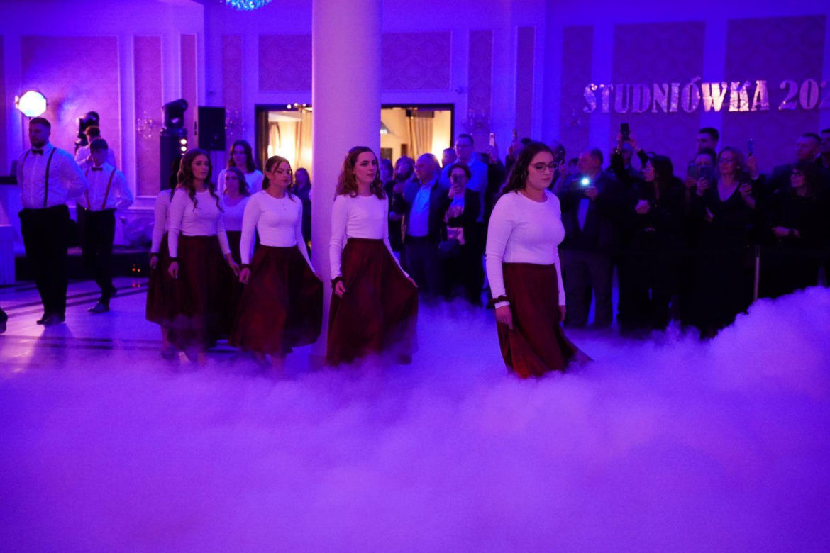 Uczniowie ZSP nr 6 w Siedlcach bawili się na studniówce. Zobacz zdjęcia!
