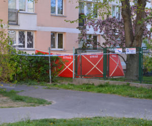 Wypadł z 9. piętra z torbą narkotyków