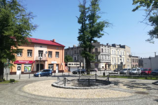 To miasto w województwie łódzkim nazywano „Krakówkiem”. Mieszkał w nim Andrzej Frycz Modrzewski