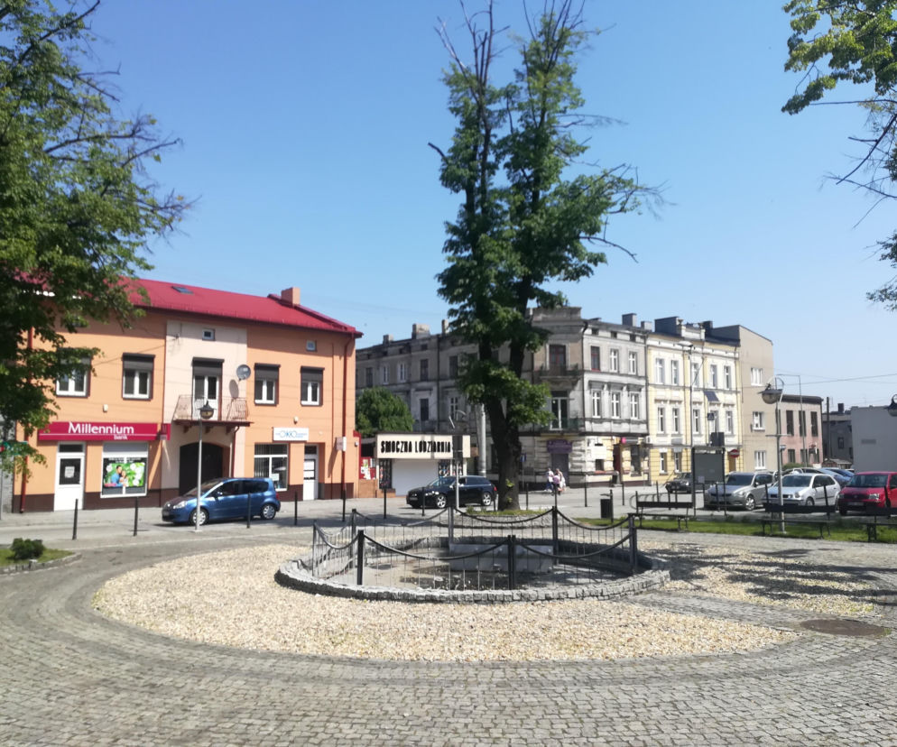 To miasto w województwie łódzkim nazywano „Krakówkiem”. Mieszkał w nim Andrzej Frycz Modrzewski