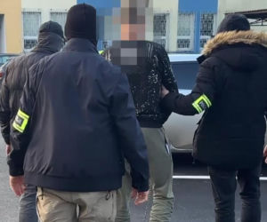 Atak na policjantów w Toruniu. Sprawca aresztowany