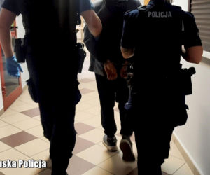 Pasażer pobił konduktorkę, bo chciała sprawdzić mu bilet! 22-latek zatrzymany