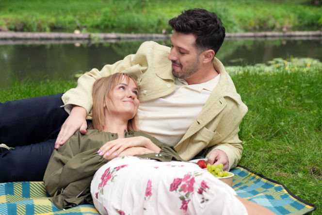 Barwy szczęścia, odc. 3285. Justin (Jasper Sołtysiewicz), Ola (Michalina Robakiewicz)