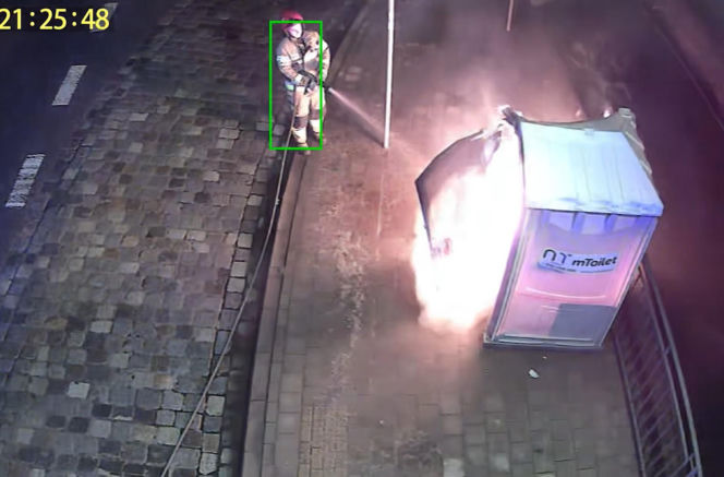 Podpalacze terroryzują okolicę. 10 pożarów w tym samym punkcie! Zobacz szokujące nagranie