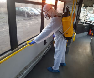 Dezynfekcja autobusów i tramwajów w Grudziądzu. Podwyższone ryzyko zarażenia koronawirusem