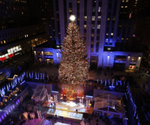Choinka w nowojorskim Rockefeller Center rozbłysła! Robi ogromne wrażenie [ZDJĘCIA]