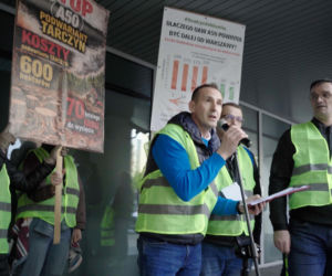 Dramat setek rodzin pod Warszawą! Nowa autostrada zburzy ich domy?! „Żyjemy na bombie”