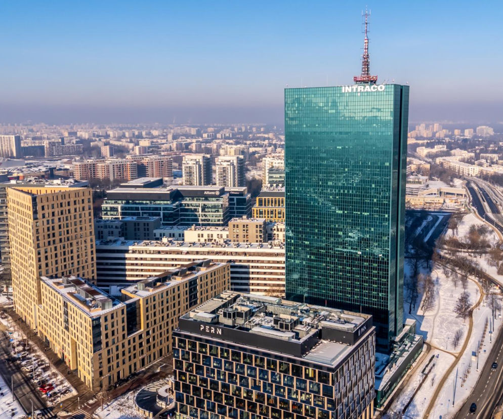 Wieżowiec Intraco: klasyka lub zgrzyt w panoramie Warszawy