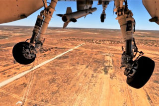 MQ-28A Ghost Bat odpalił pocisk AMRAAM