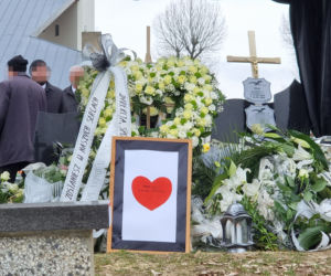 Pogrzeb Majeczki, która zginęła, wracając z placu zabaw