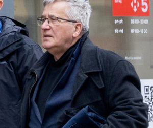 Bronisław Komorowski gnał do krawca z dżinsami. Po drodze złamał prawo!