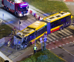 Autobus miejski wjechał w przejście podziemne przy Dworcu Zachodnim