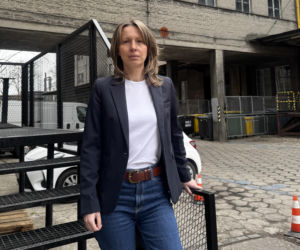 Potraktowali ją jak przestępczynię. Poszło o paczkę z ubraniami