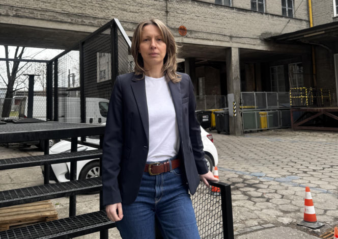 Potraktowali ją jak przestępczynię. Poszło o paczkę z ubraniami