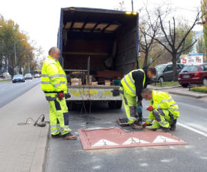 Montaż progów zwalniajacych na ul. Sokratesa