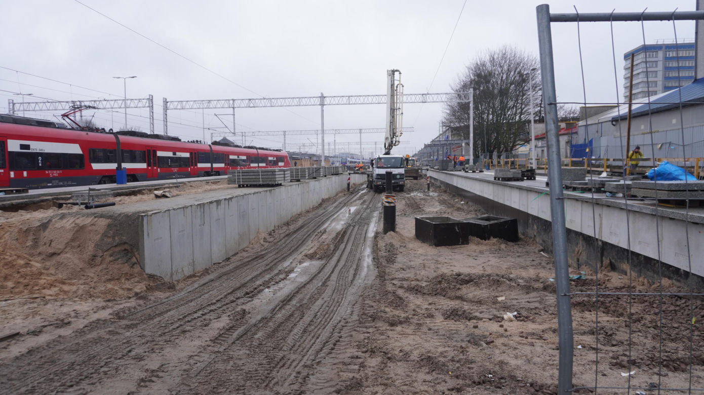 Postępują prace nad konstrukcją budynku Dworca Głównego w Olsztynie. Perony niemal na ukończeniu [ZDJĘCIA]