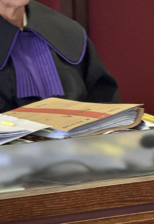 Wywieźli Roberta w bagażniku, Przypalali go maczetą i kopali