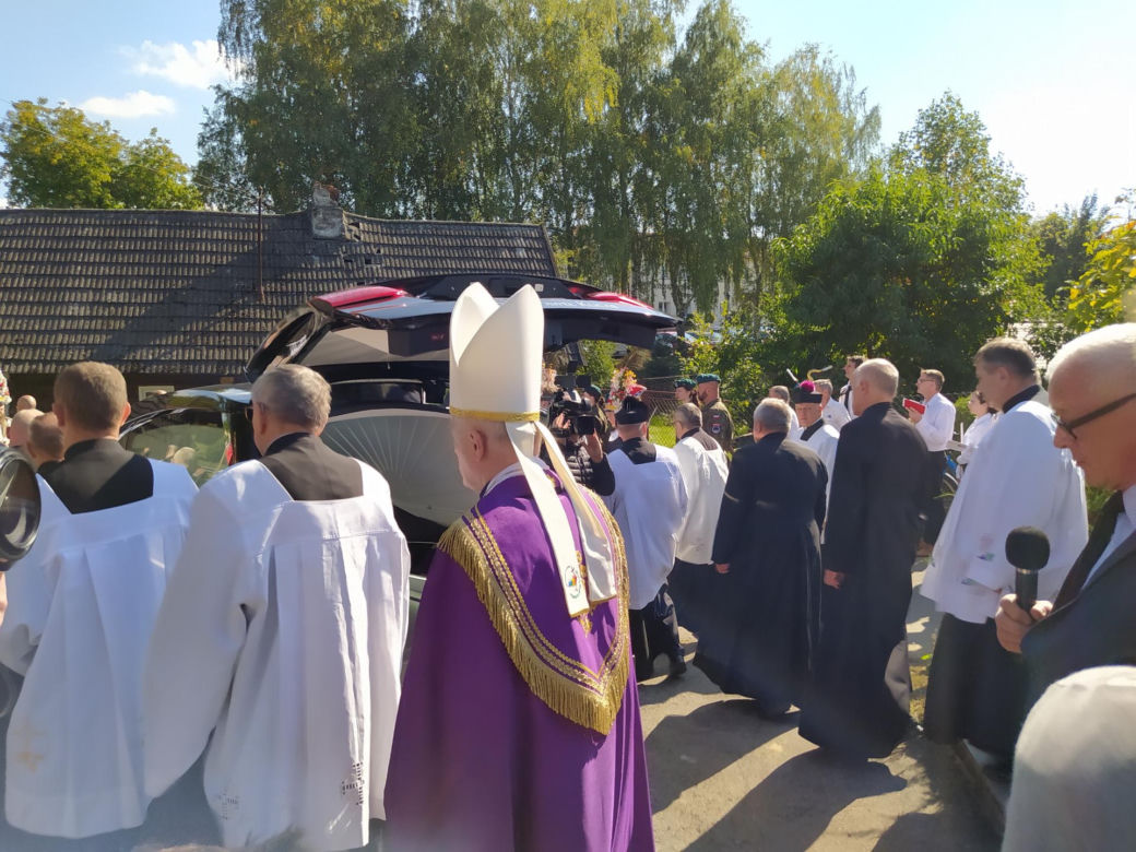 Pogrzeb księdza Stanisława w Grzęsce