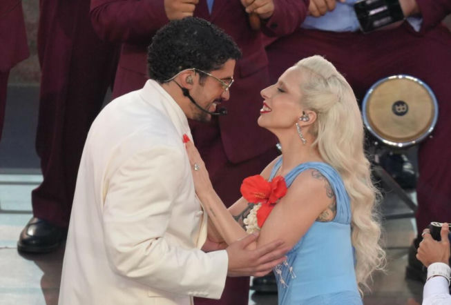 Halftime show na Super Bowl 2026: Bad Bunny, Lady Gaga, Pedro Pascal, Cardi B, John Bon Jovi i smaczki polityczne