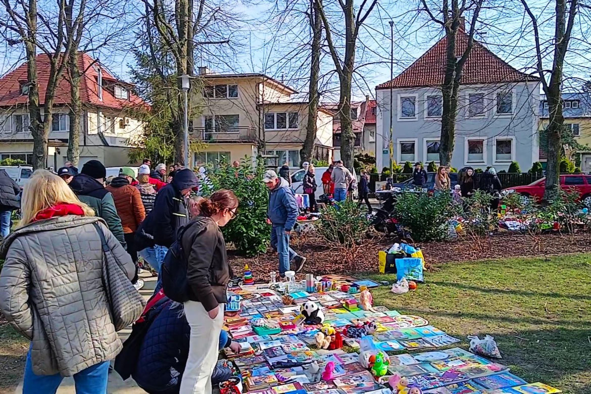 Pierwszy wiosenny pchli targ na Pogodnie