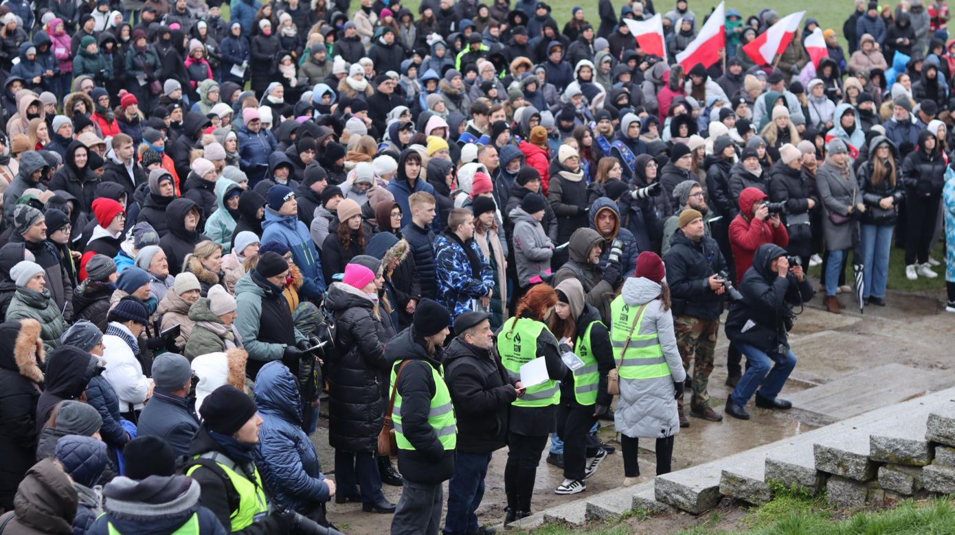 Tak wyglądała jubileuszowa Droga Krzyżowa na Majdanku 2025