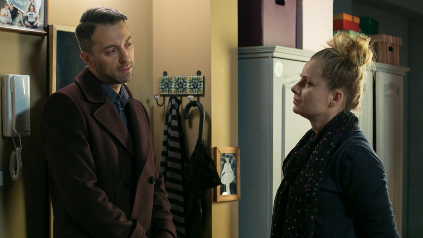 Singielka odcinek 65, Elka (Paulina Chruściel), Mikołaj (Filip Bobek)