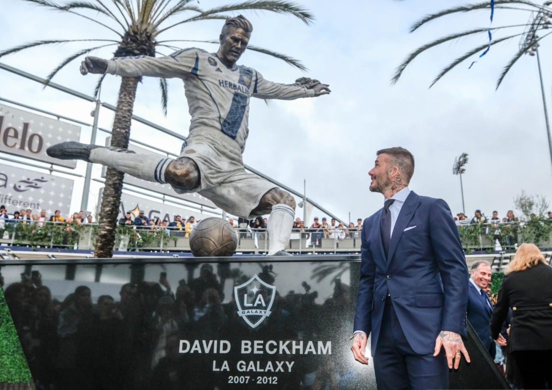 David Beckham pasowany na rycerza