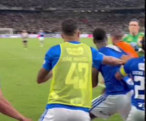 Burdy na meczu Cruzeiro - Atletico Mineiro