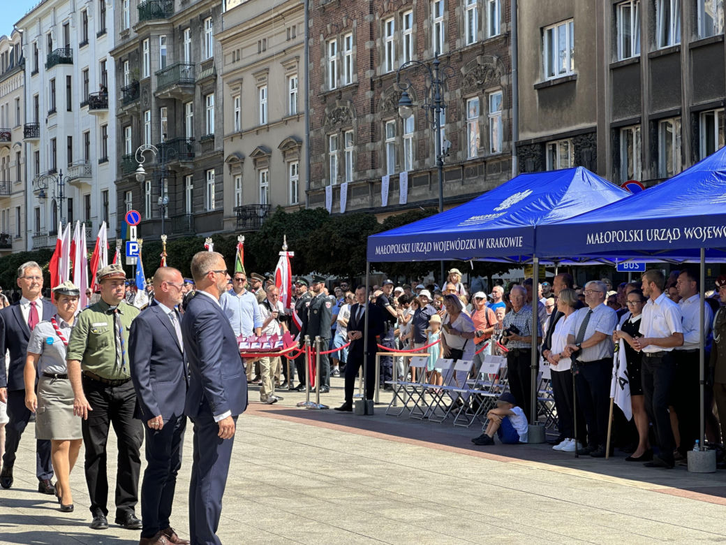 Święto Wojska Polskiego 2023 w Krakowie. Uroczystości na placu Jana Matejki
