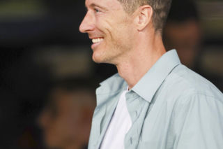 Ujawniono zarobki Roberta Lewandowskiego. Tak wypadł na tle Cristiano Ronaldo