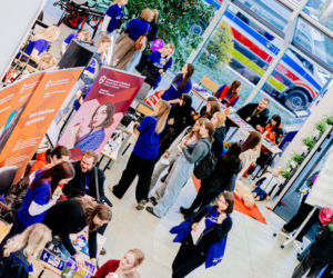 Tłumy młodych ludzi na kampusie. Dzień Otwarty 2025 na Uniwersytecie w Siedlcach za nami