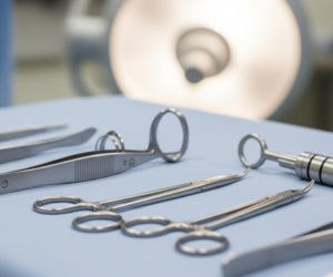 NFZ szuka oszczędności i może wprowadzić limity na operacje zaćmy. Jakie będą tego skutki? 