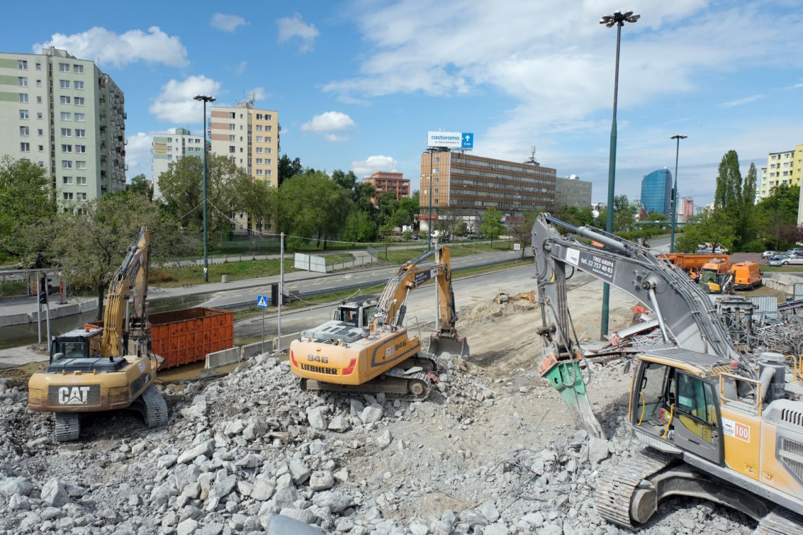 Burzą wiadukt nad Ostrobramską