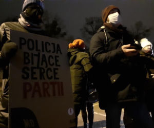 Strajk kobiet w Toruniu. Protest pod komendą policji. Tchórze, tchórze! 