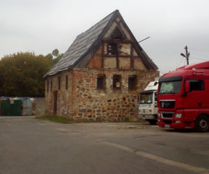 Zabytkowy kościółek na Świerczewie