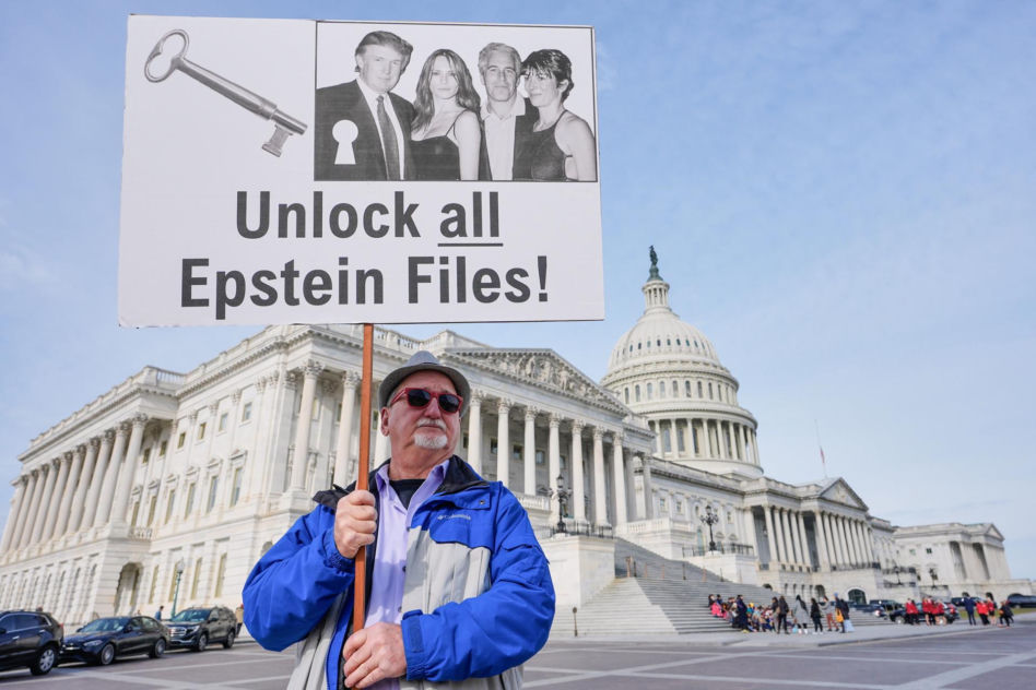 Opublikowano kolejną partię zdjęć z "akt Epsteina" wśród nich Bill Clinton i Michael Jackson