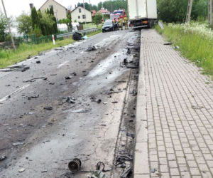 Tir zmasakrował audi pod Ostrowią Mazowiecką! 33-latek nie przeżył [ZDJĘCIA]
