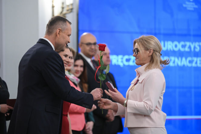 Prezydent w Dzień Kobiet wręczył odznaczenia zasłużonym kobietom