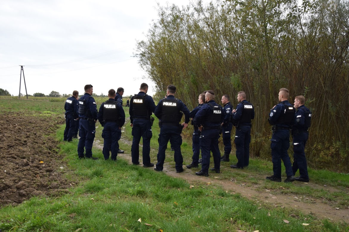 Przyłożył mu ostrze do szyi i kazał wsiąść do bagażnika. 19-latek został porwany przez bandytę