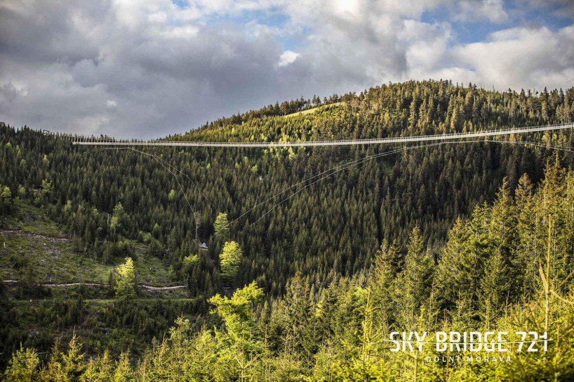 Sky Bridge 721 budowano 2 lata