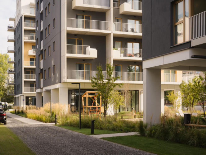 Kolejowa 19 w Warszawie, RISKARCH