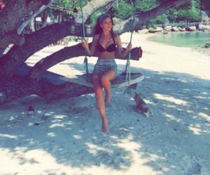 Klaudia Halejcio w samej chuście na plaży! [ZDJĘCIA]