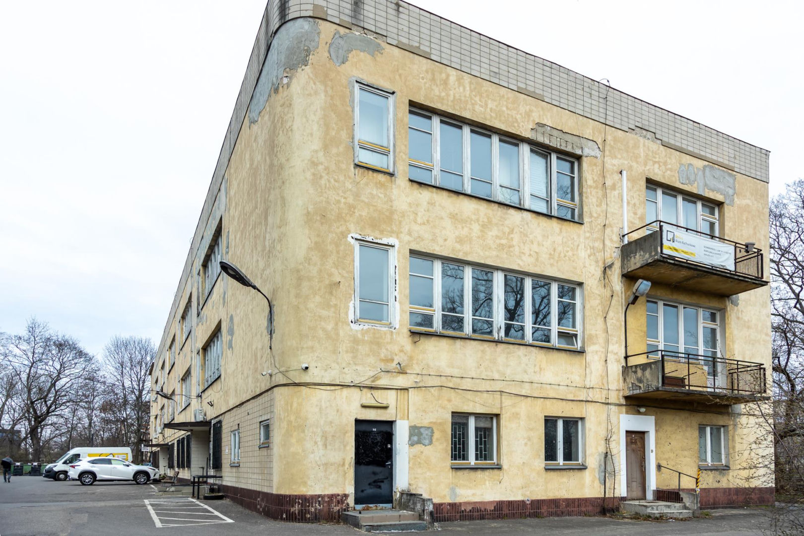 Dawna szkoła powszechna na Słomińskiego 1 w Warszawie