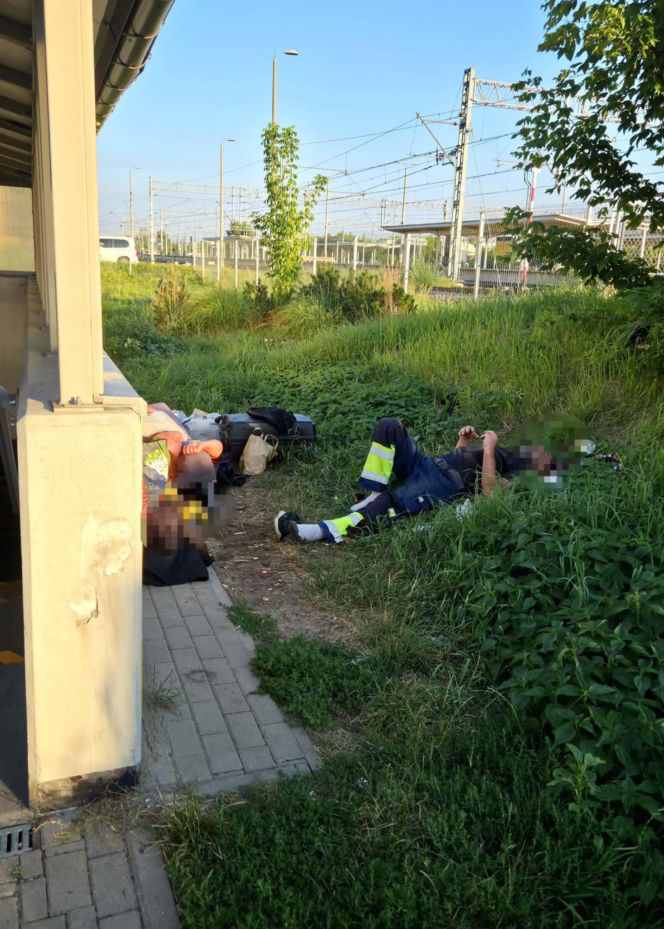 Bród i smród w tunelu pod torami w Siedlcach