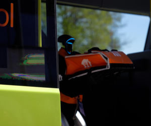 Pyszne.pl pokazuje pierwszą w Polsce w pełni autonomiczną dostawę z użyciem robota-kuriera