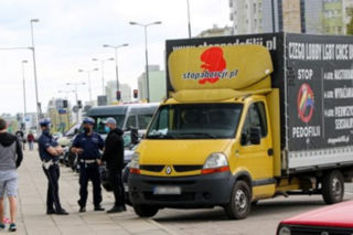 Furgonetki antyaborcyjne nie znikną ze stolicy. Jest decyzja