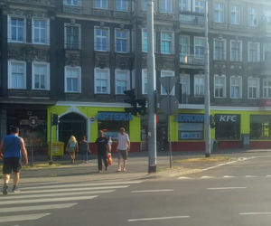 KFC w jaskrawych kolorach