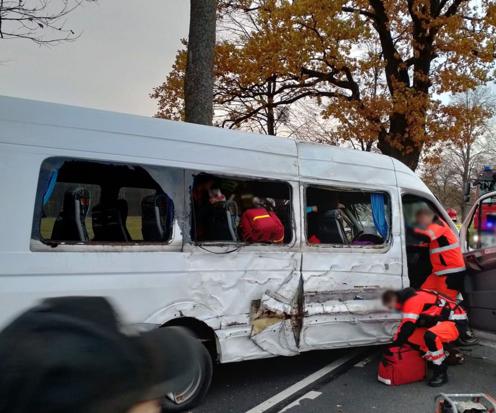 Wypadek autobusu na trasie Orneta - Lidzbark Warmiński. Dwie osoby są ranne